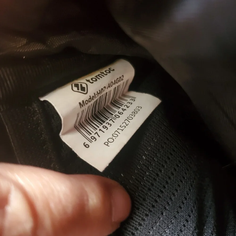 Tomtoc sling bag